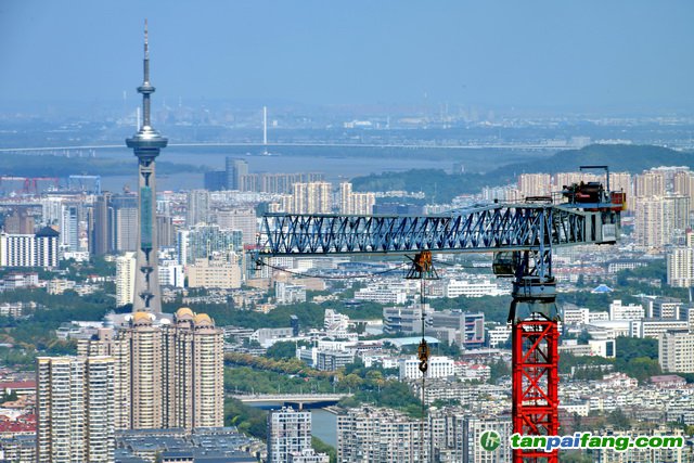 建筑業(yè)高質(zhì)量發(fā)展需以降低碳排放、提高綠色性能為主要目標(biāo)。攝影/章軻